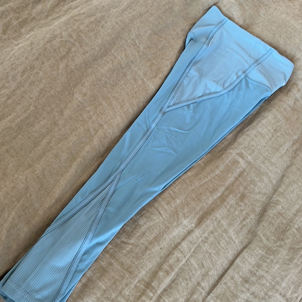Lululemon Align Rib
Panel HR Tight 25"- Tide Water Blue